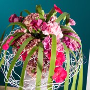 Frame boeket met Dianthus
