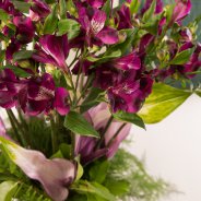 Purple Alstroemeria bouquet by Pauline Brouwer - photo Flower Factor