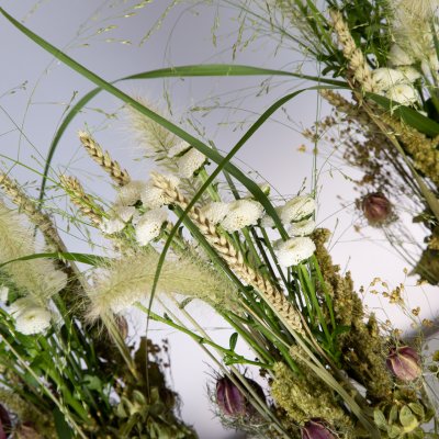 Lieflijk bloemwerk met Pizarro en droogbloemen