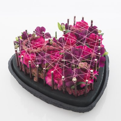 Een hart vol Alstroemeria en Anjers