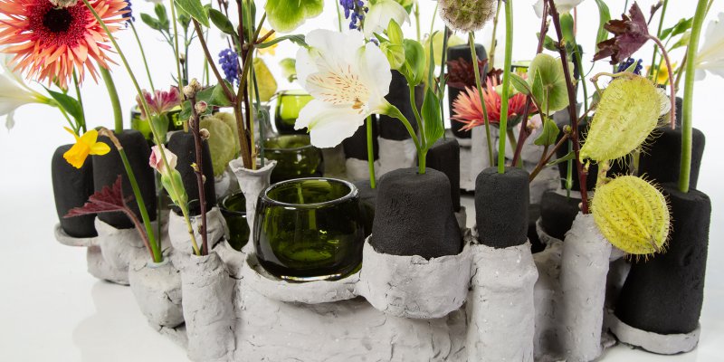 Contrasting black foam flower arrangement