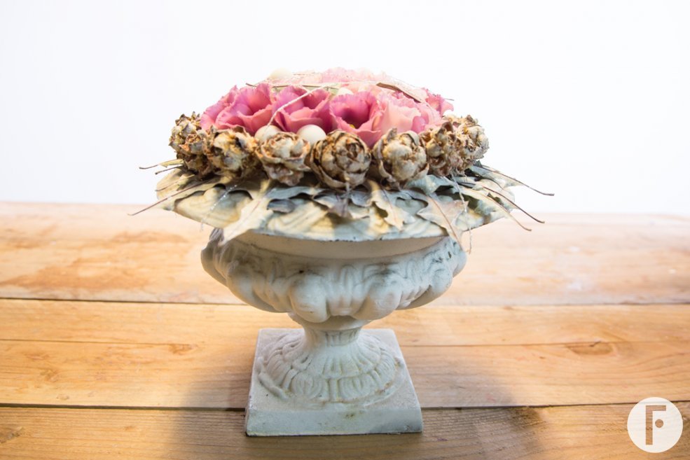 Chrismas arrangement Roos van Unen Van der Lugt Lisianthus Flower Factor