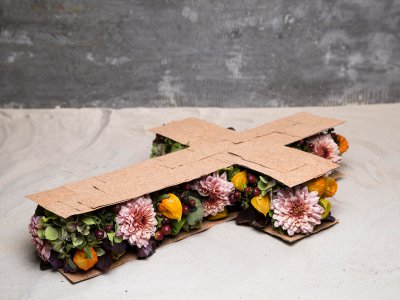 Flower cross