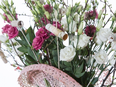 Fan shape bouquet - Van der Lugt - close