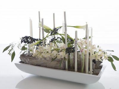 Christmas arrangement with a clay base