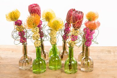 Arrangement met Afrikaanse bloemen