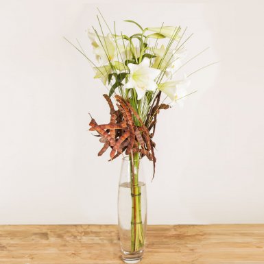 Elegant rustic lily design