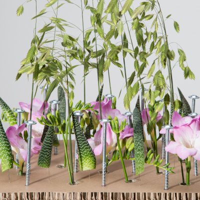 een Freesia tafelstuk - close up