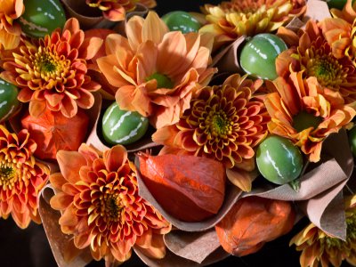 Urn decoration autumn style - close up