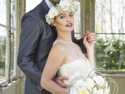 Klassiek wit met 'Kobe' orchideeën & rozen