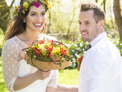 Colorful bouquet & wedding crown