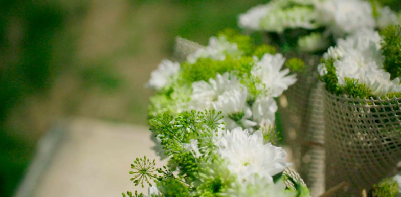 a Chrysanthemum wrap bouquet