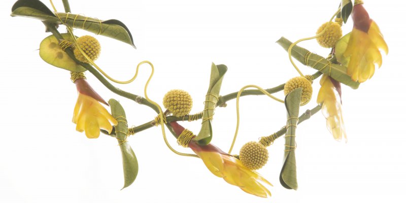 Sunny floral necklace with Vriesea