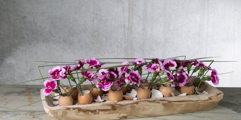 Easter arrangement with Dianthus