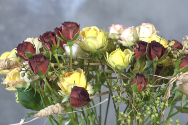 Autumnal spray rose design
