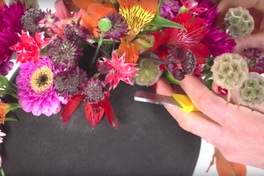 Bloemwerk op Black Ideal basis