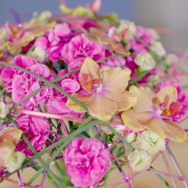 Dianthus frame bouquet