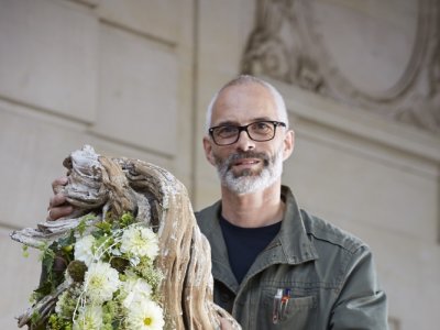 Klaus Wagener on funeral flower arrangements